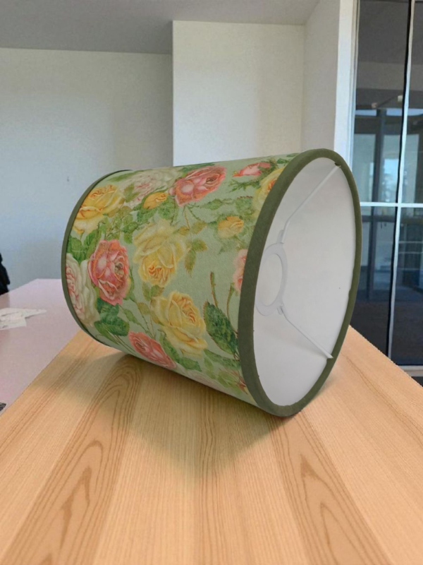 Rahela cvjetna stolna lampa